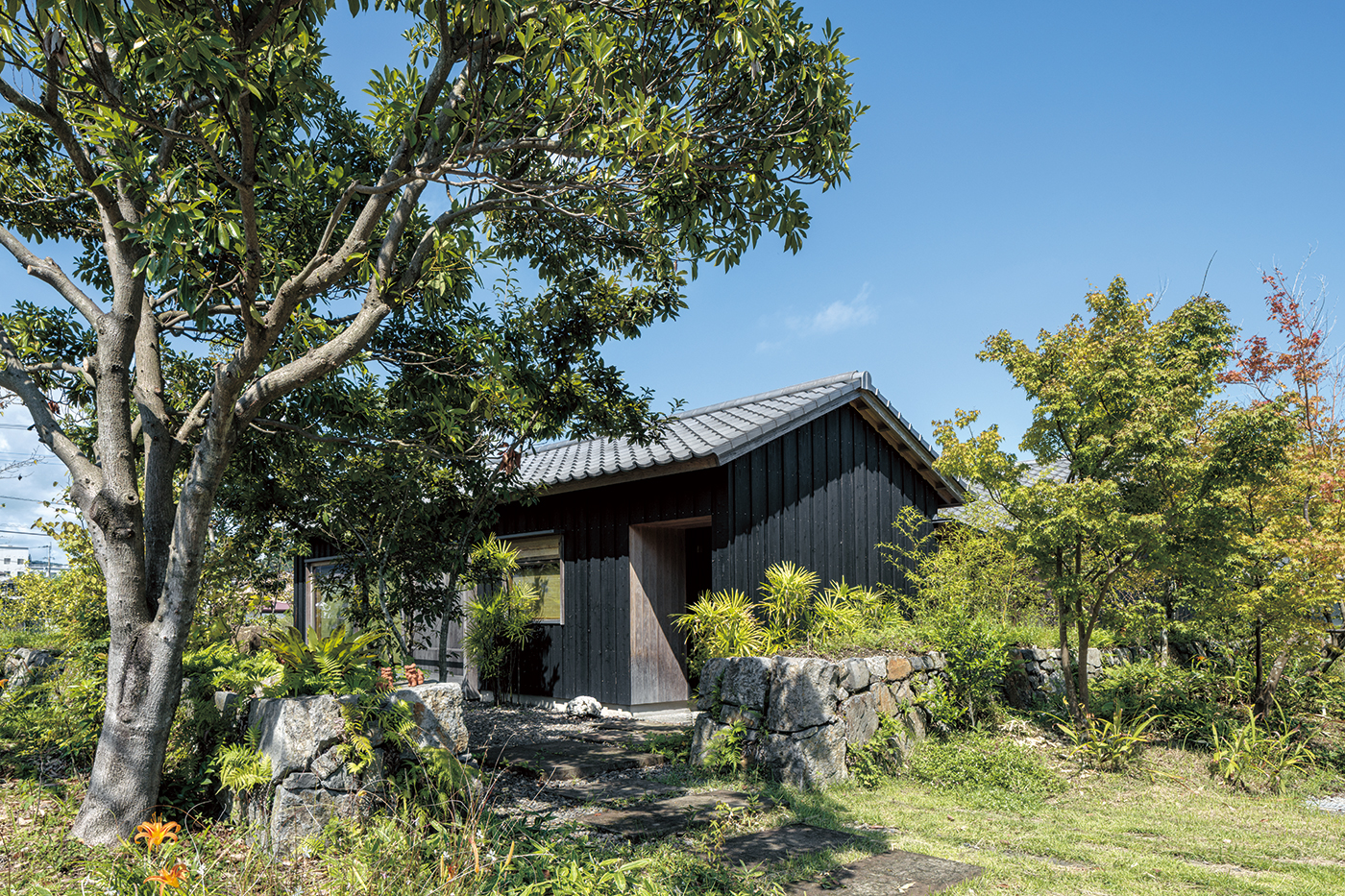 【特集 平屋 －市街地と郊外－】「風土と現代の相克」設計・文＝堀部安嗣建築設計事務所